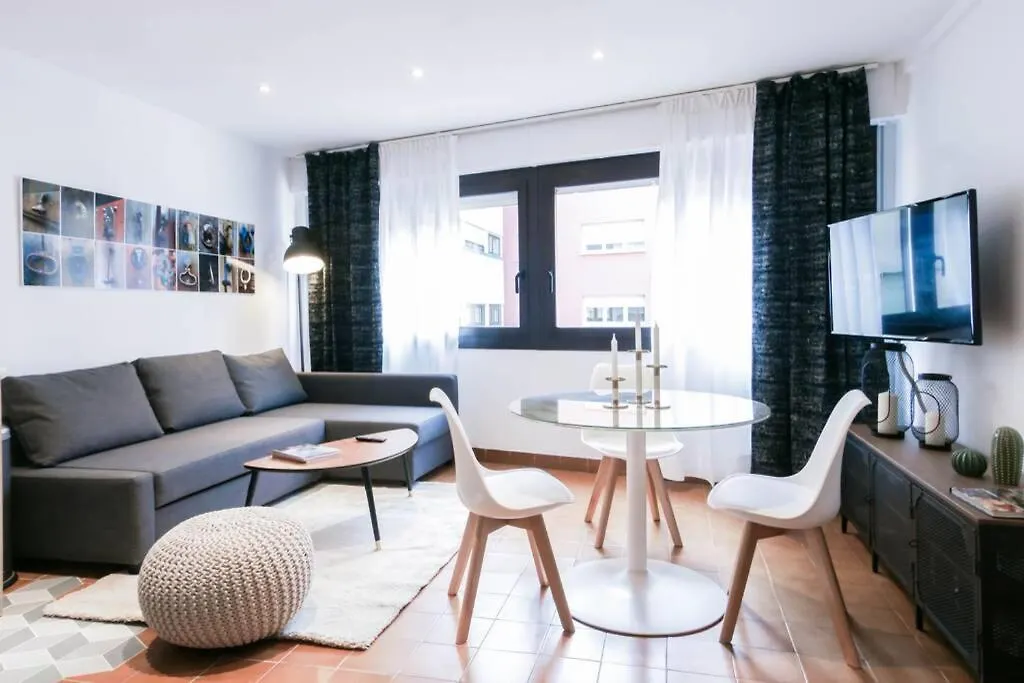 Eiffel Bridge Boutique Apartment Жирона 0*,
